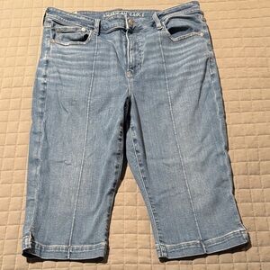 American Eagle Next Level Stretch Capri Jeans 16 Short